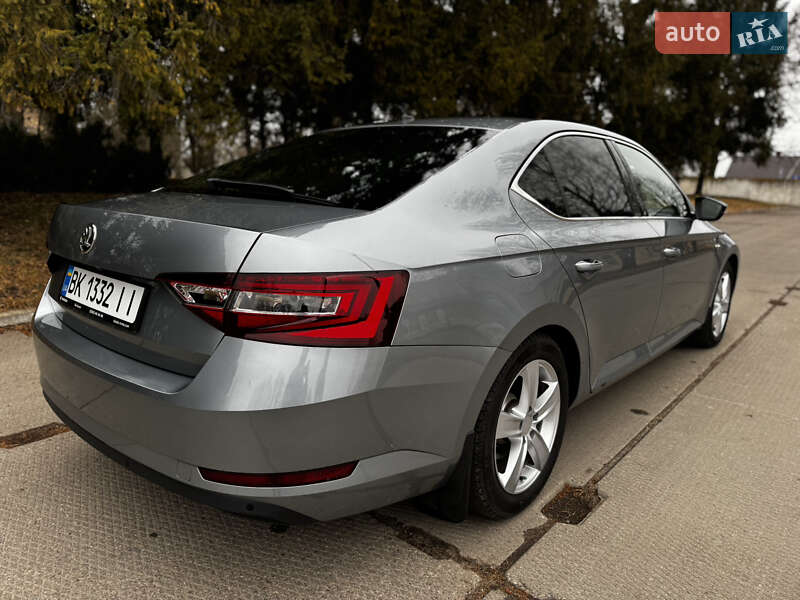 Лифтбек Skoda Superb 2018 в Остроге