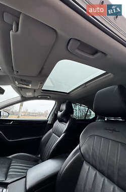 Лифтбек Skoda Superb 2018 в Остроге