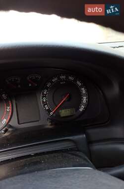 Лифтбек Skoda Superb 2004 в 