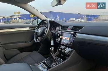 Универсал Skoda Superb 2017 в 
