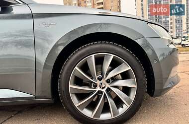 Універсал Skoda Superb 2018 в 