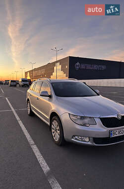 Універсал Skoda Superb 2011 в Львові