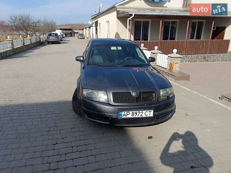 Лифтбек Skoda Superb 2004 в Новой Ушице