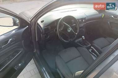 Лифтбек Skoda Superb 2004 в 