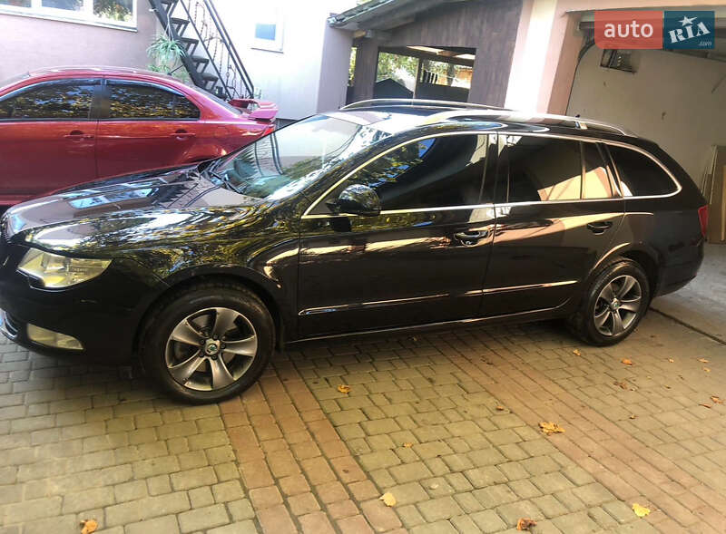 Універсал Skoda Superb 2012 в Львові фото 3 Універсал Skoda Superb 2012 в Львові