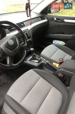 Універсал Skoda Superb 2013 в 