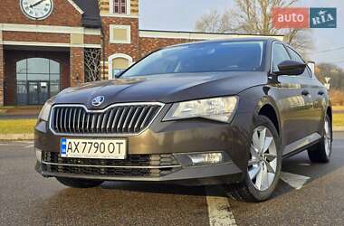 Лифтбек Skoda Superb 2017 в Киеве