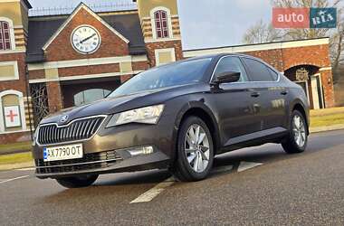 Лифтбек Skoda Superb 2017 в Киеве