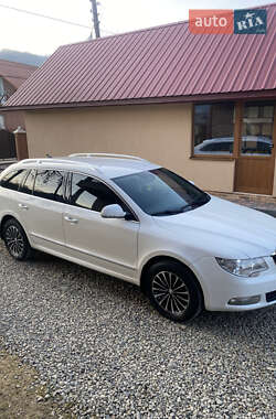 Универсал Skoda Superb 2012 в Тячеве