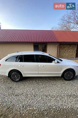 Универсал Skoda Superb 2012 в Тячеве