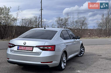 Лифтбек Skoda Superb 2017 в 