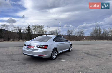 Лифтбек Skoda Superb 2017 в 