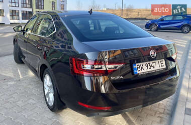 Ліфтбек Skoda Superb 2017 в Рівному