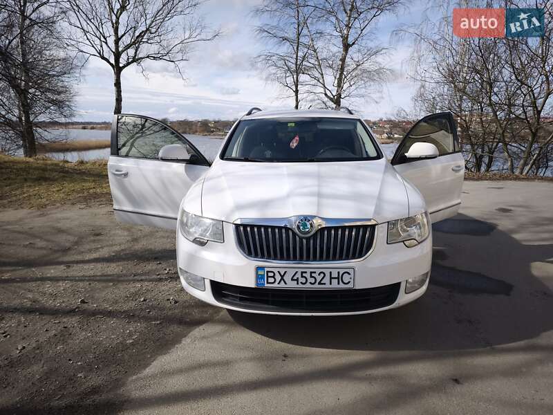 Універсал Skoda Superb 2012 в Шепетівці