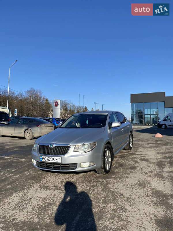 Ліфтбек Skoda Superb 2010 в Тернополі