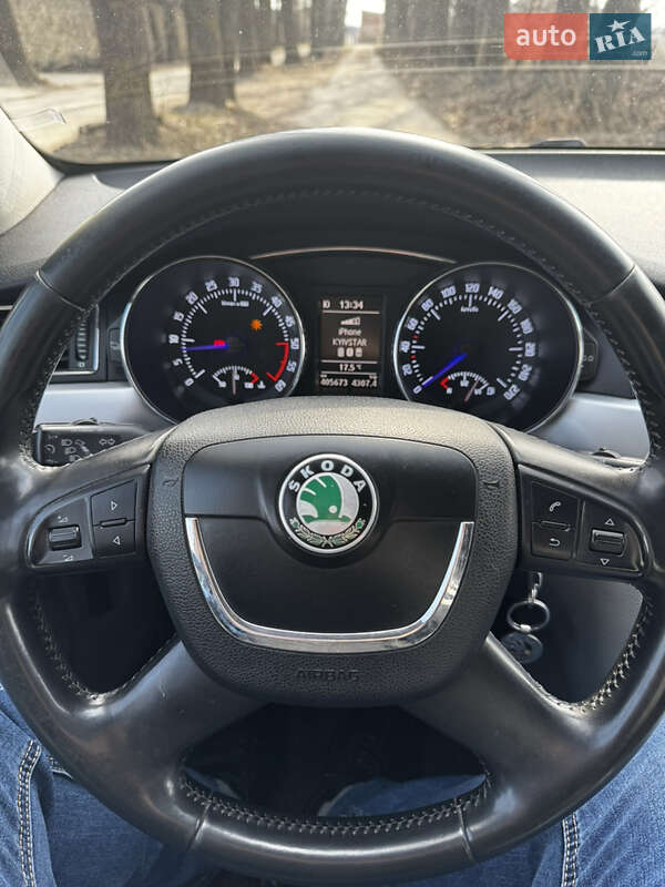 Ліфтбек Skoda Superb 2011 в Рівному
