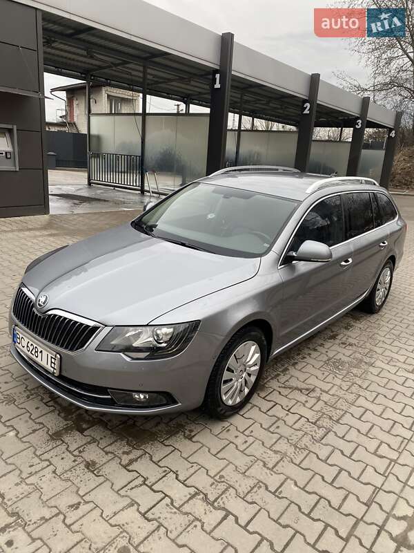 Skoda Superb 2011