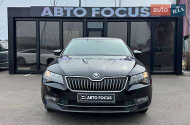 Лифтбек Skoda Superb 2016 в 