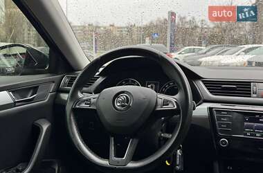 Лифтбек Skoda Superb 2016 в 