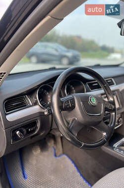 Универсал Skoda Superb 2012 в 