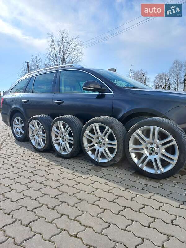 Универсал Skoda Superb 2010 в Шумске
