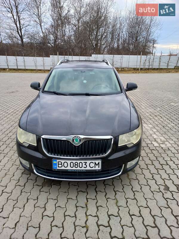 Универсал Skoda Superb 2010 в Шумске