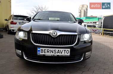 Лифтбек Skoda Superb 2011 в 