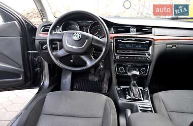 Лифтбек Skoda Superb 2011 в 