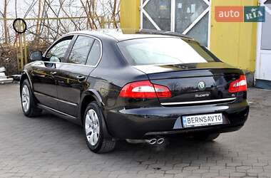Лифтбек Skoda Superb 2011 в 