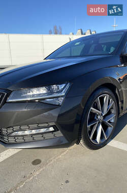 Універсал Skoda Superb 2020 в 