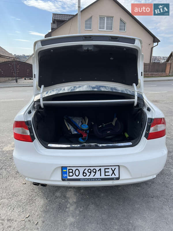 Ліфтбек Skoda Superb 2013 в Тернополі