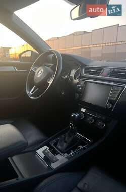 Лифтбек Skoda Superb 2015 в 