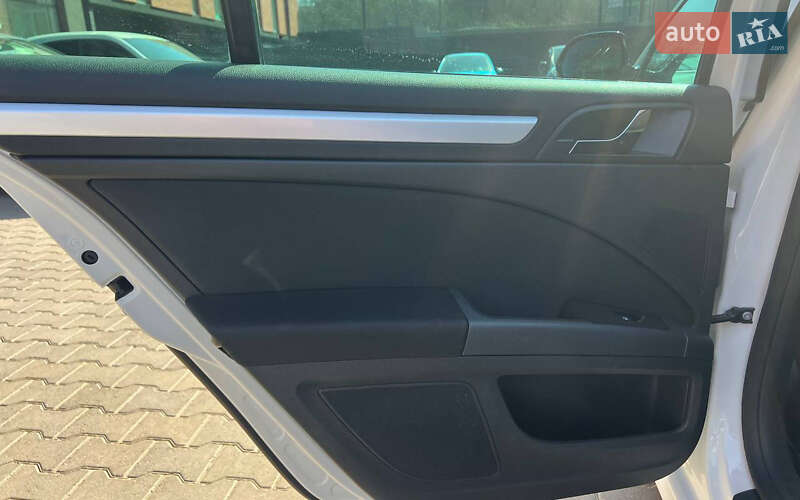 Универсал Skoda Superb 2012 в Черновцах