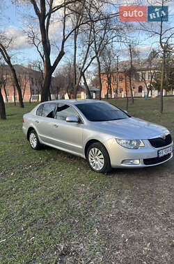 Лифтбек Skoda Superb 2009 в 