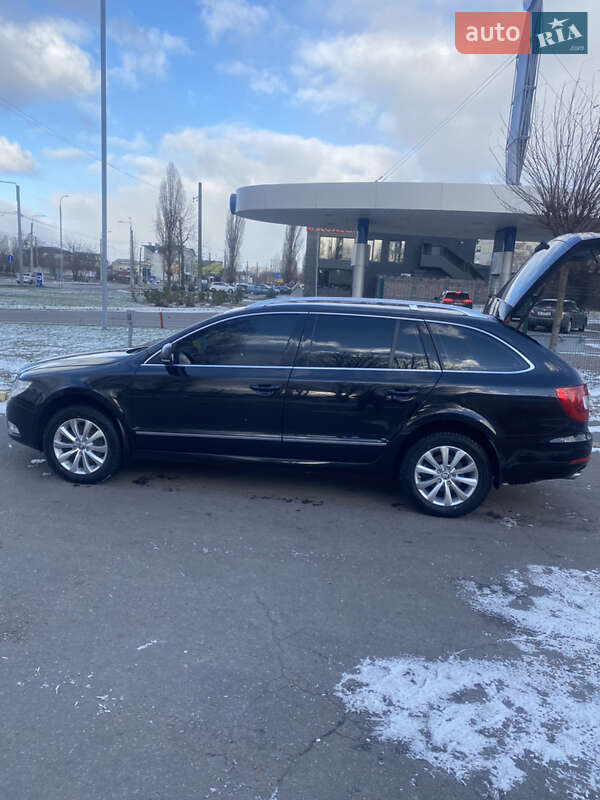 Универсал Skoda Superb 2011 в 