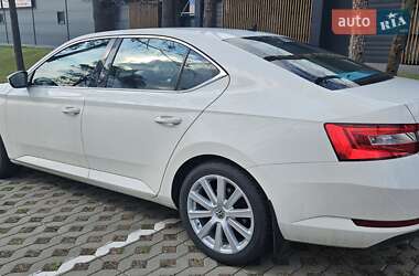 Лифтбек Skoda Superb 2016 в 