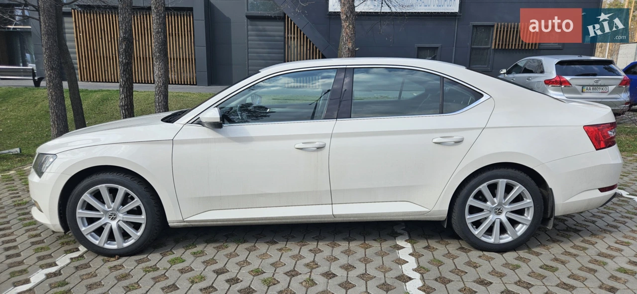 2017 Skoda Superb - мініатюра 17