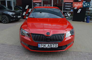 Лифтбек Skoda Superb 2019 в 