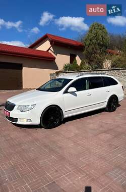 Универсал Skoda Superb 2011 в Ровно