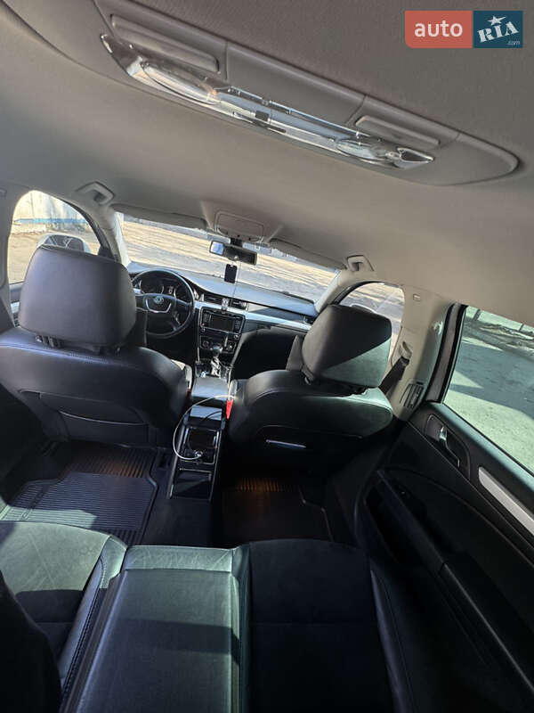 Универсал Skoda Superb 2010 в Луцке