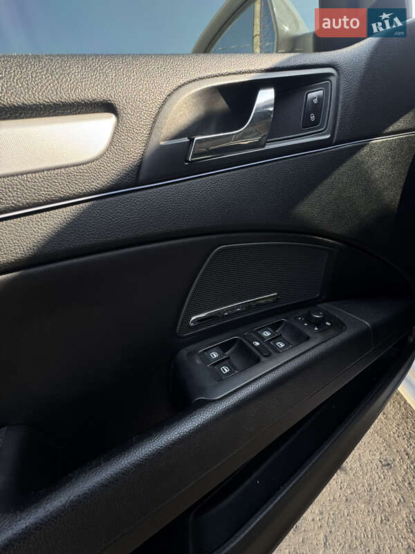 Универсал Skoda Superb 2010 в Луцке