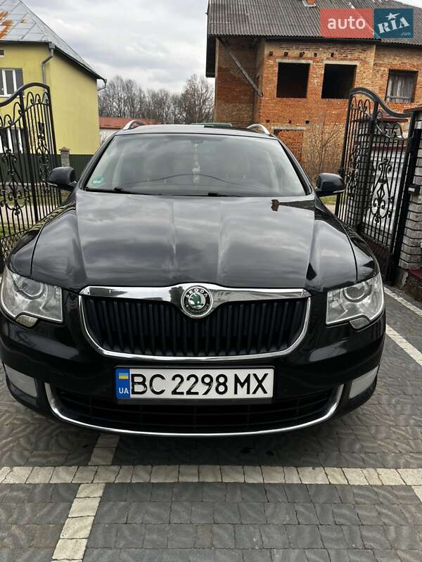 Универсал Skoda Superb 2011 в Стрые
