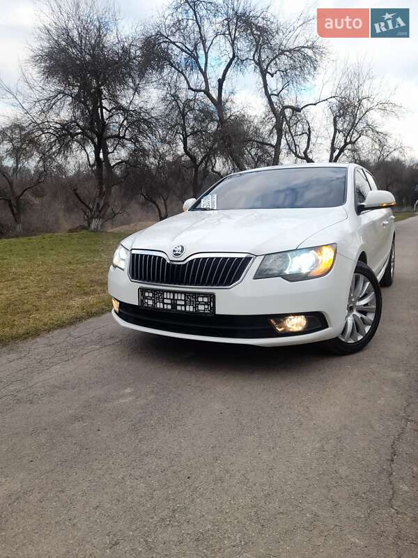 Лифтбек Skoda Superb 2013 в Хусте