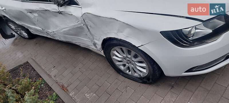 Ліфтбек Skoda Superb 2013 в 