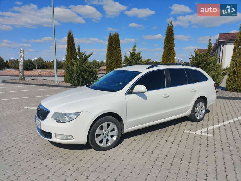 Універсал Skoda Superb 2013 в 