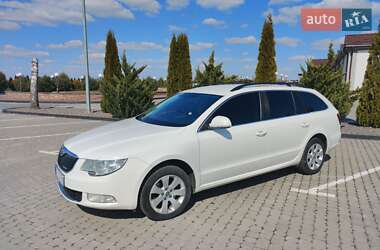 Універсал Skoda Superb 2013 в 