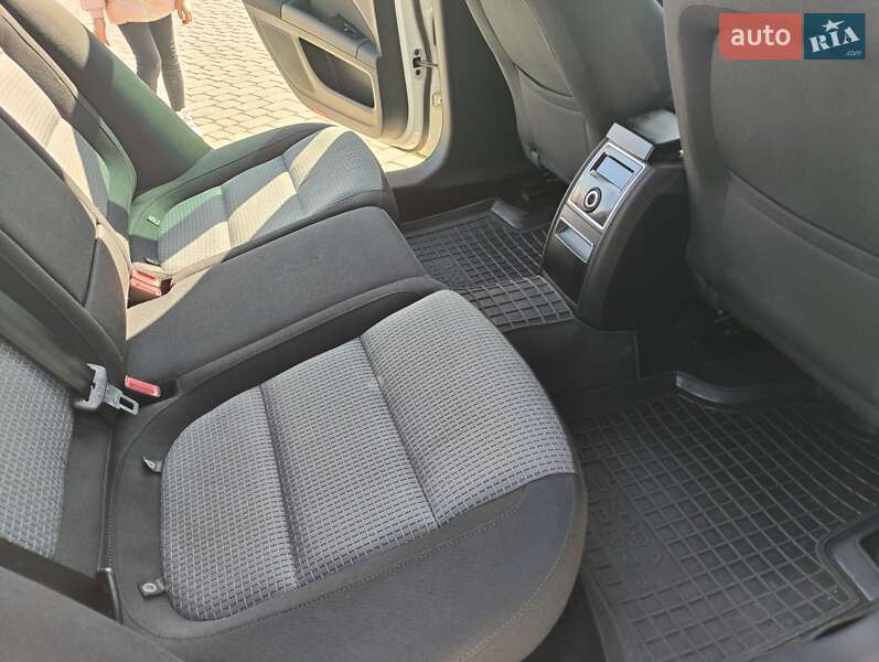 Универсал Skoda Superb 2013 в Шепетовке
