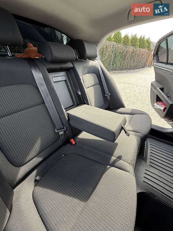 Лифтбек Skoda Superb 2013 в Стрые