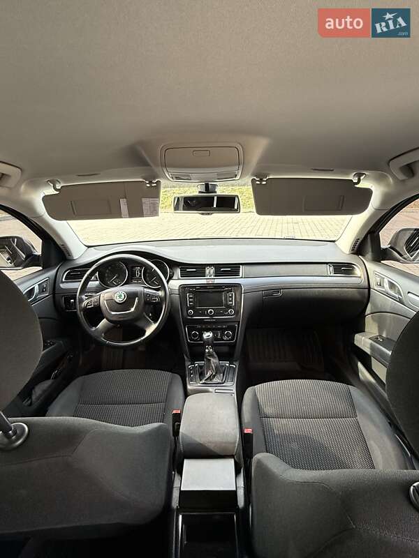 Лифтбек Skoda Superb 2013 в Стрые