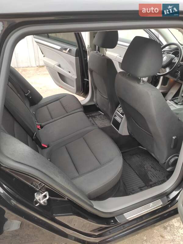 Універсал Skoda Superb 2014 в Львові
